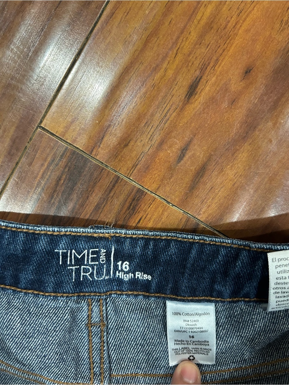 Time and Tru Dark Blue Distressed Denim Cutoff Shorts, Size 16 - Picture 2 of 4